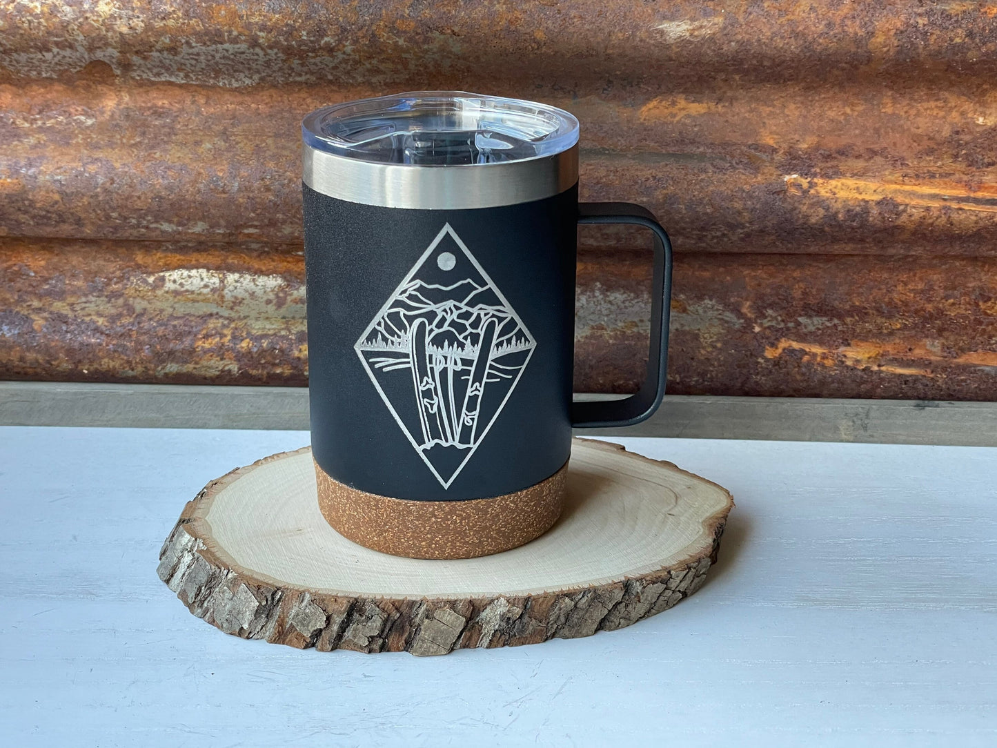 Insulated Cork Bottom Coffee Mug - Skis in the snow with mountains etched 16 OZ - Option to Personalize - BLACK