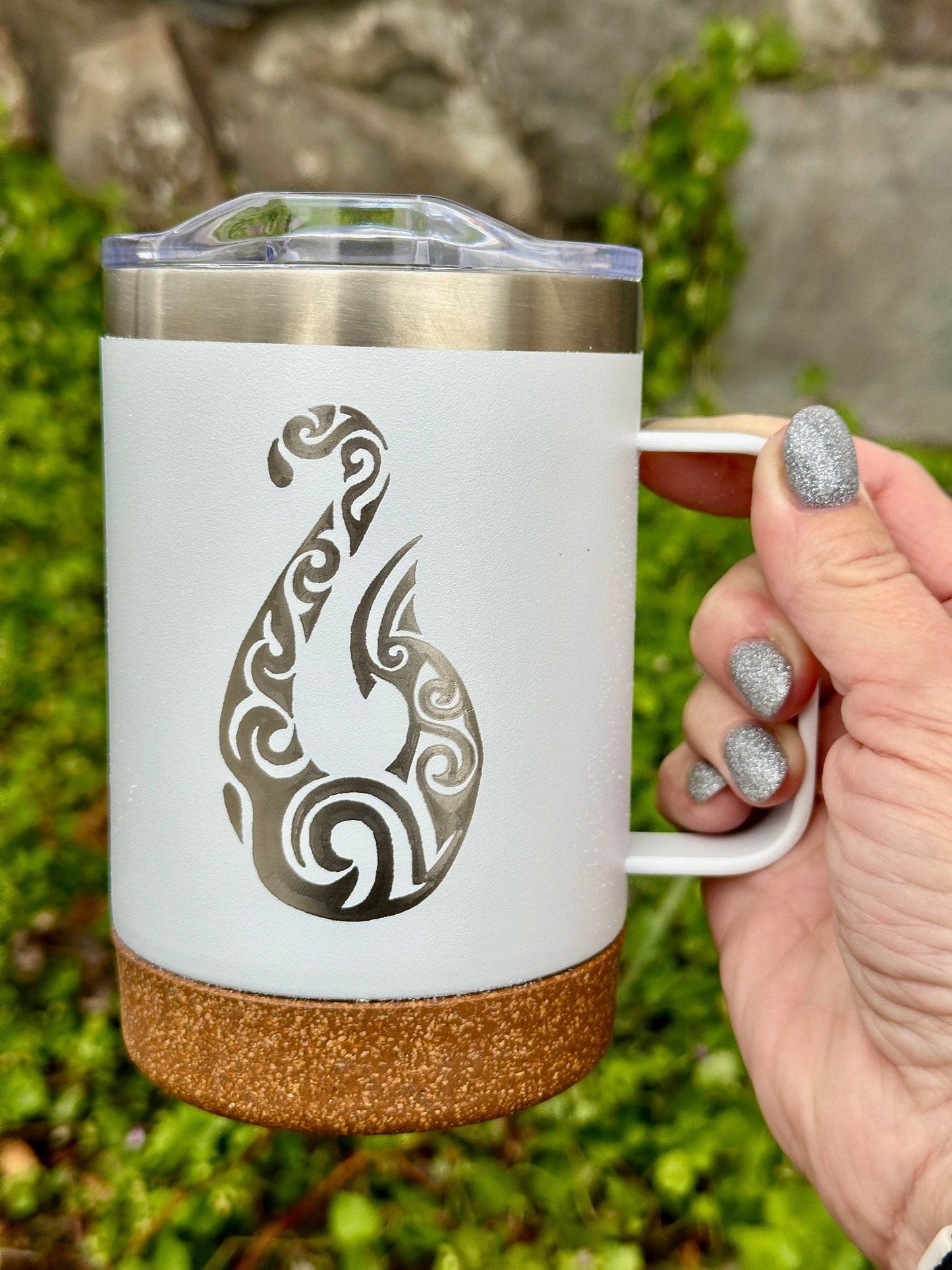 Insulated Cork Bottom Coffee Mug - Maui Hook etched 16 OZ - Option to Personalize - WHITE