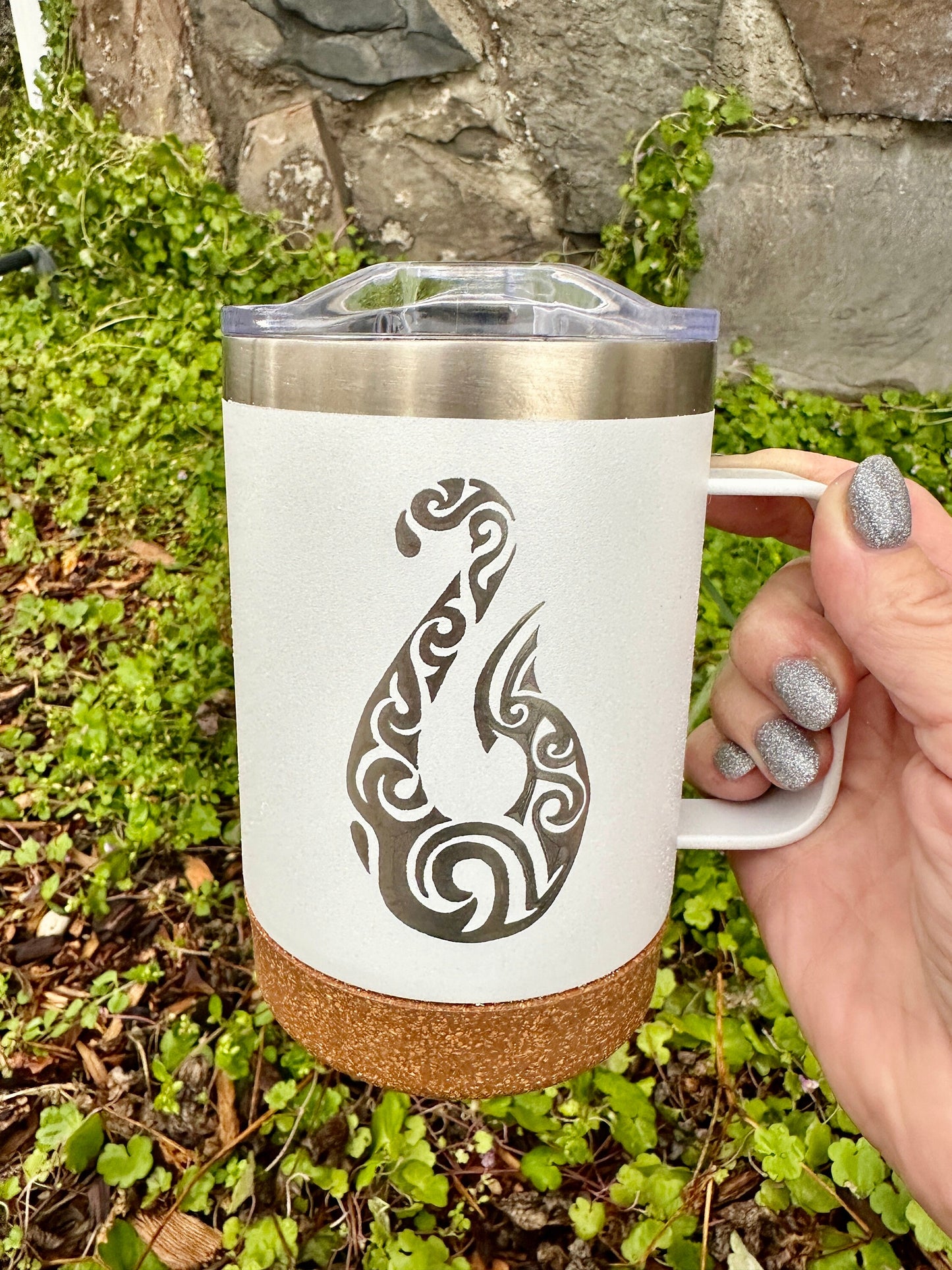 Insulated Cork Bottom Coffee Mug - Maui Hook etched 16 OZ - Option to Personalize - WHITE